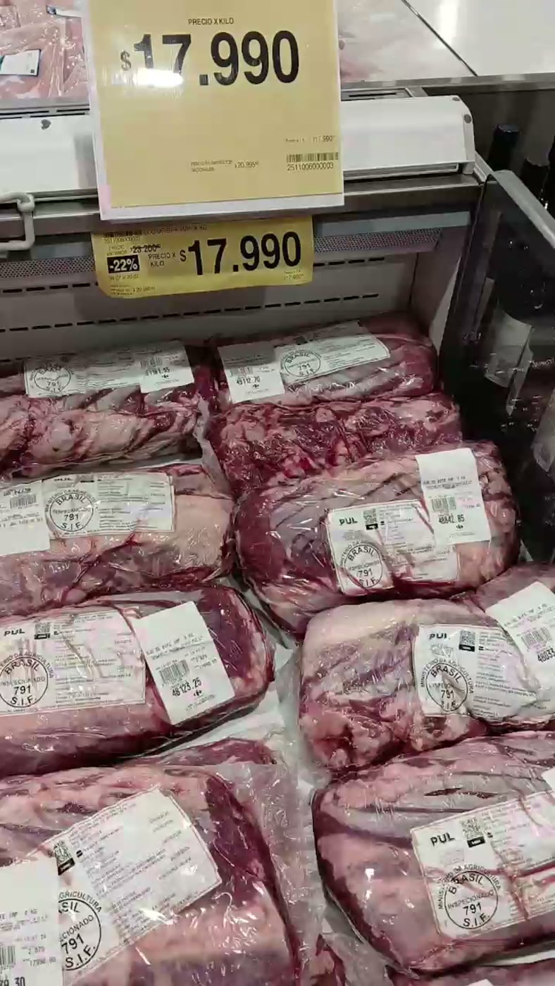 Producto Pul de Minerva Foods en góndola del Carrefour de Vicente López